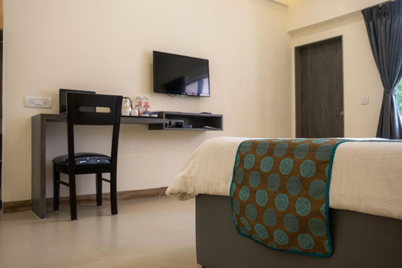 Girivihar Holiday Club - Pure Veg Lonavala Ngoại thất bức ảnh