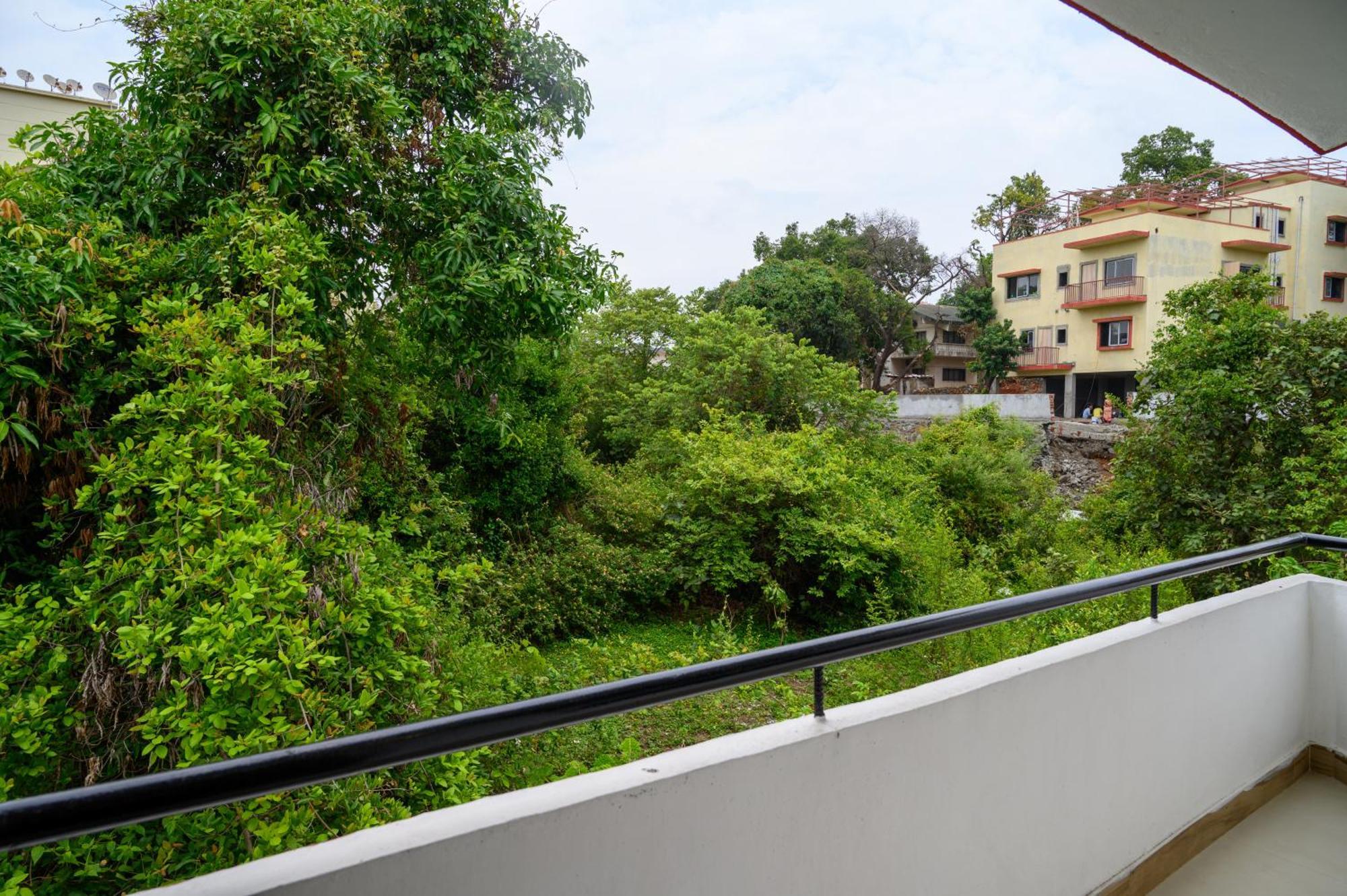 Girivihar Holiday Club - Pure Veg Lonavala Ngoại thất bức ảnh