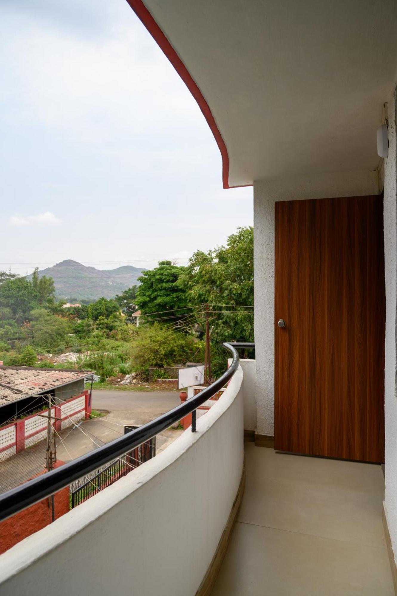 Girivihar Holiday Club - Pure Veg Lonavala Ngoại thất bức ảnh