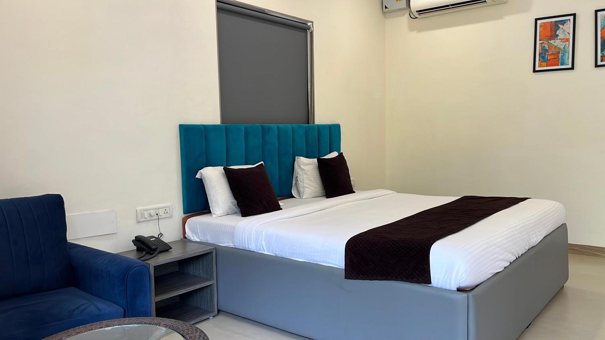 Girivihar Holiday Club - Pure Veg Lonavala Ngoại thất bức ảnh