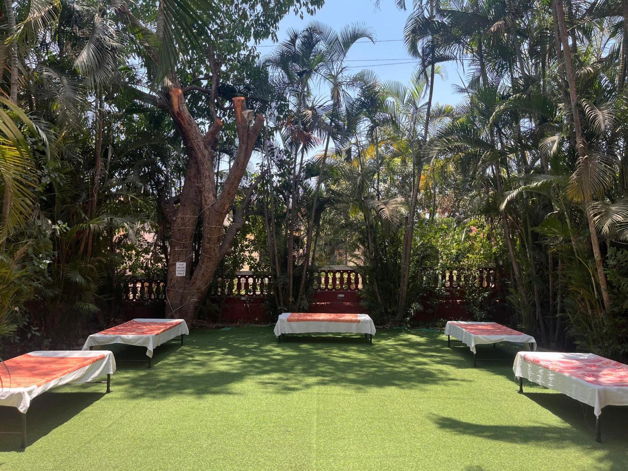 Girivihar Holiday Club - Pure Veg Lonavala Ngoại thất bức ảnh